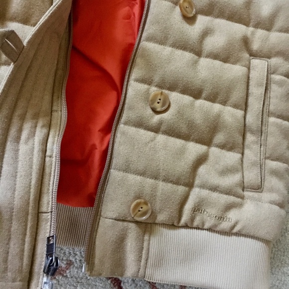 Patagonia tan vest size small - Picture 4 of 9